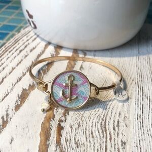 ANCHOR WITH SHELL GOLD CUFF BRACELET